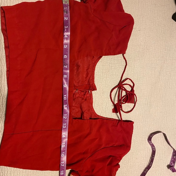 Yellow and blue embroidered Saree w/ red blouse - Picture 8 of 8